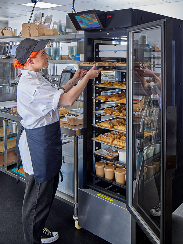 Back-of-house hot-holding with Flexeserve