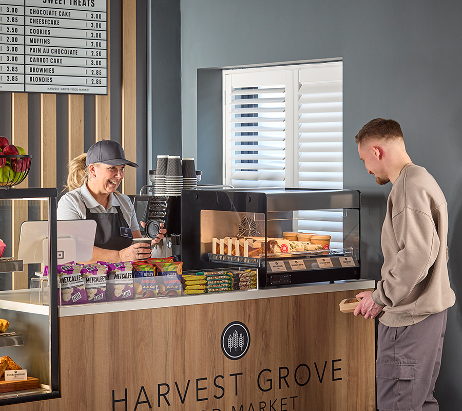 Customer choosing from a Flexeserve unit